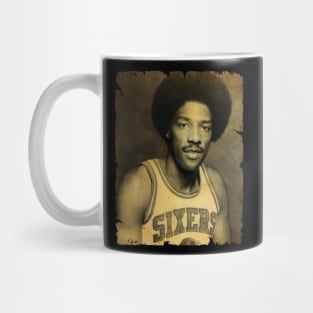 Julius Erving - Vintage Design Of Basketball Mug